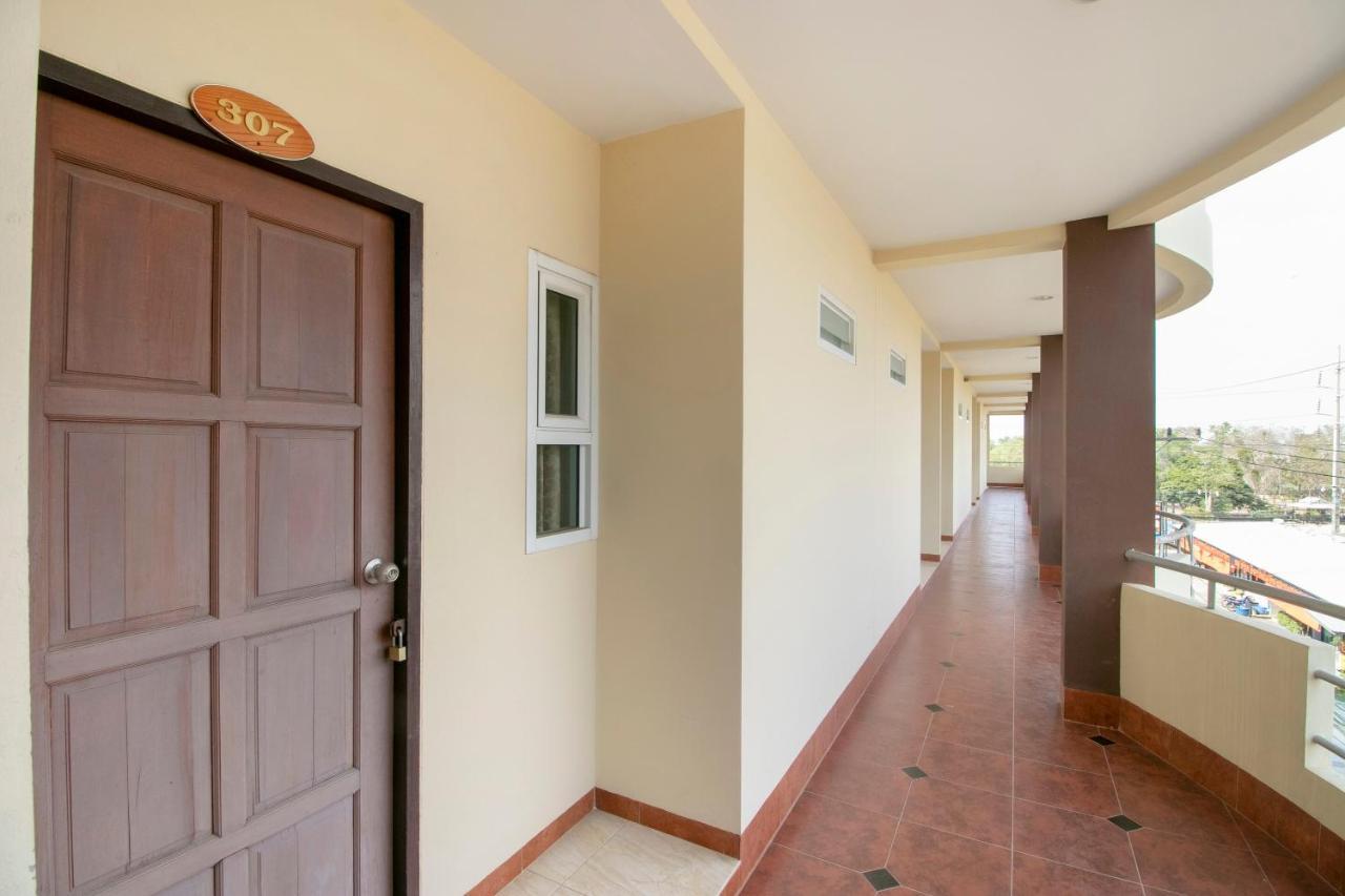 Hotel Oyo 75387 4 Men Court Nong Prue Exterior foto